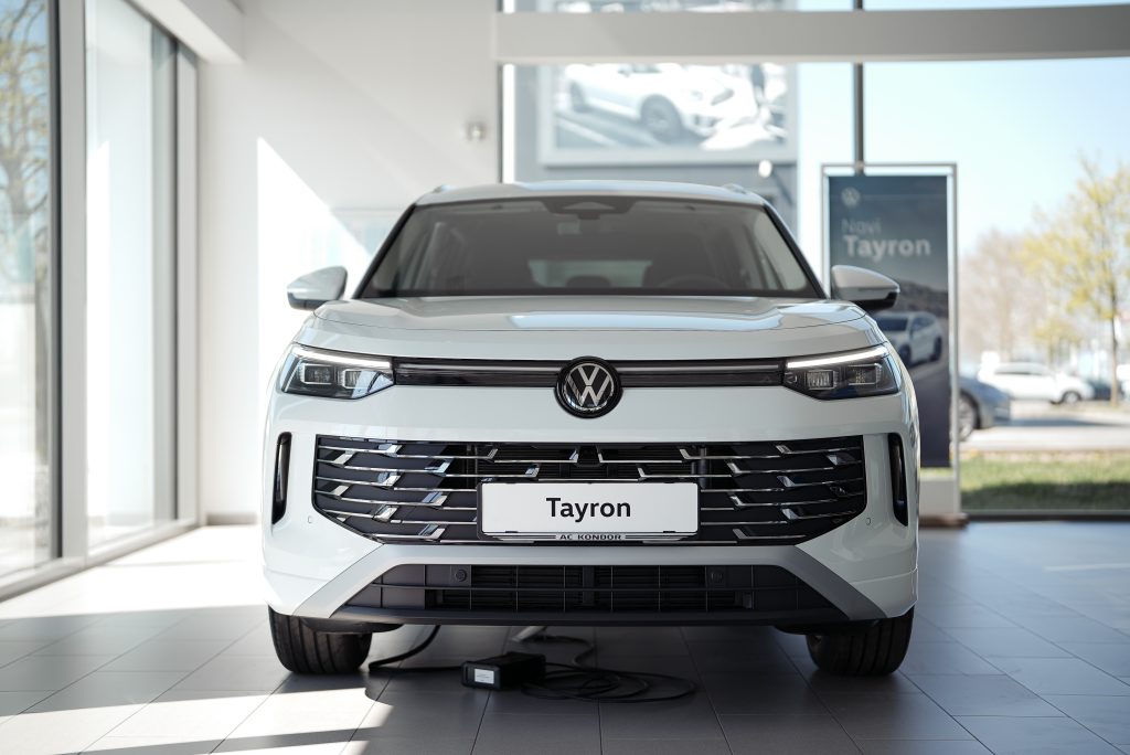 Tayron AC Kondor